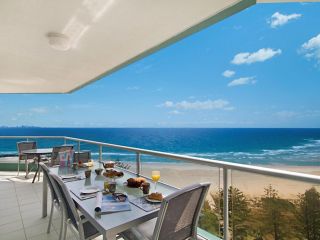 Ocean Plaza Unit 1469 - Right on Coolangatta beachfront Apartment, Gold Coast - 2