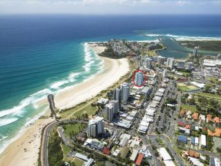 Ocean Plaza Unit 835 - Beachfront in Central Coolangatta Apartment, Gold Coast - 1