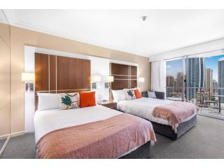 Ocean-View Room near Beach, Clubs, Shops & Sights Apartment, Gold Coast - 2