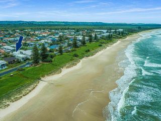 Ocean Waves Villa, Lennox Head - 1