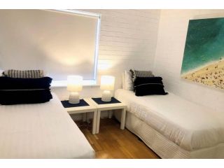 OCEANS FIVE Holiday or Business Accommodation Apartment, Perth - 1