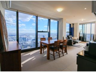 ON TOP OF THE WORLD - BEST VIEWS IN MELBOURNE !! Apartment, Melbourne - 1