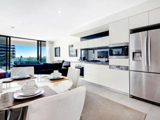 Oracle Broadbeach Amazing Value 2 Bed 1 Bath Apartment, Gold Coast - 4