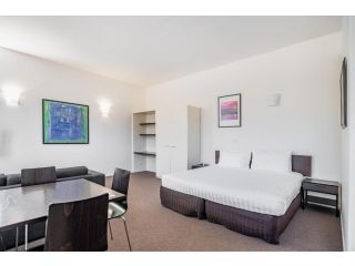 Outstanding 1BR unit with Wifi and nearby Scenic Views Apartment, Melbourne - 5