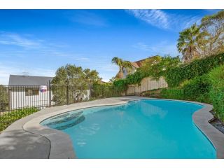 Panoramic ocean views to Sydney Guest house, Copacabana - 1