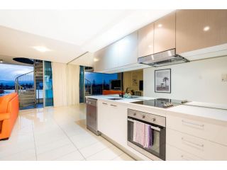 PARADISE ISLAND PENTHOUSE / SURFERS PARADISE Guest house, Gold Coast - 4