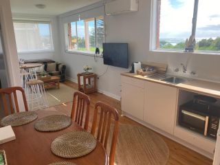 Paradise on Jones Beach Kiama - Beachfront unit direct beach access & best views Apartment, Minnamurra - 3