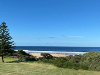 Paradise on Jones Beach Kiama - Beachfront unit direct beach access & best views Apartment, Minnamurra - 4