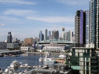 Pars Apartments - Collins Wharf Waterfront, Docklands Apartment, Melbourne - 1