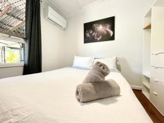 5 mins to Perth Airport-Immaculate and joyful house on Stanley Guest house, Perth - 3