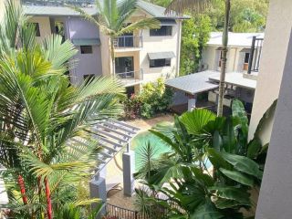 BAY VILLAS No 15 Apartment, Port Douglas - 1