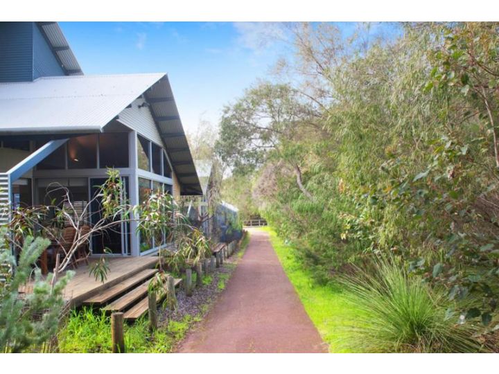 PEPPY TREE HOUSE Guest house, Dunsborough - imaginea 2