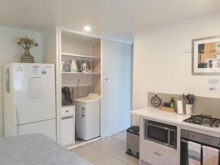 Pet friendly & spacious two bedroom guest unit Apartment, Caloundra - 1