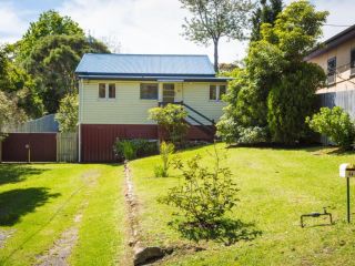 Pet Friendly Beach Cottage @ Ballingalla Guest house, Narooma - 2
