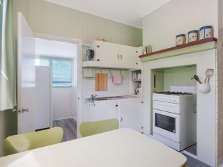 Pet Friendly Beach Cottage @ Ballingalla Guest house, Narooma - 1