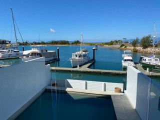 Pinch of SALT at Nelly Bay Guest house, Nelly Bay - 3