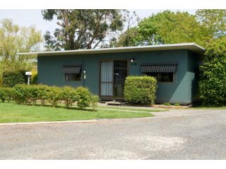 Pine Country Caravan Park Guest house, Mount Gambier - 1