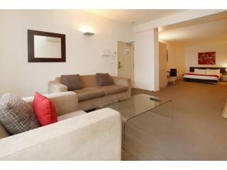 Plum Serviced Apartments North Melbourne Aparthotel, Melbourne - 1