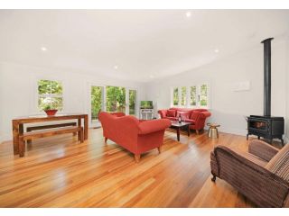 Poet's Cottage - Fireplace, Close to Treks Guest house, Wentworth Falls - 2