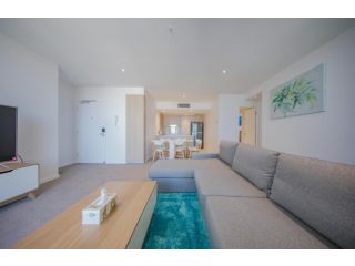 DAYDAY Premier Apartments at 2663 Gold Coast Hwy, Broadbeach Apartment, Gold Coast - 3