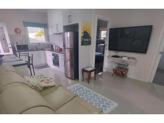 Cascabelbnb Private 2BR apartment Apartment, South Australia - 1