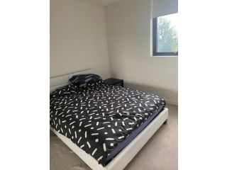 Private bedroom with free parking in parkville Guest house, Melbourne - 3