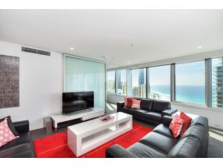3 Bedroom Ocean View Private Apartment in Surfers Paradise Apartment, Gold Coast - 2