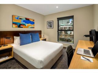 Quest Docklands Aparthotel, Melbourne - 4