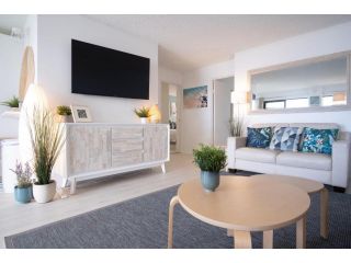 Peaceful River Front Escape - Short walk to Ocean Street and Attractions Apartment, Maroochydore - 4