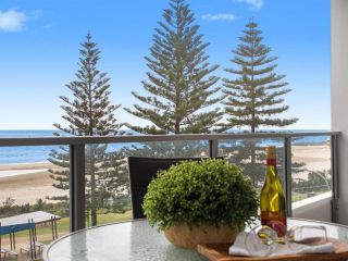 Rainbow Pacific unit 10 - Beachfront Rainbow Bay Apartment, Gold Coast - 2