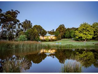 Raynella Alpaca Farmstay Farm stay, Victoria - 2