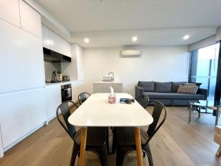 Readyset Apartments at Marque Apartment, Melbourne - 4