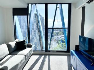 Readyset Apartments on Bouverie Apartment, Melbourne - 3