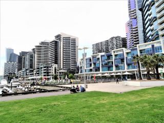 ReadySet Apartments on Central Pier Apartment, Melbourne - 1