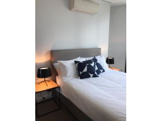 ReadySet Apartments at Lighthouse Apartment, Melbourne - 4