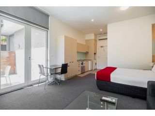 Refreshing 1BR Unit with Wifi and Fully functional Kitchen Apartment, Melbourne - 4