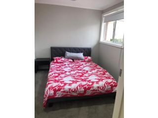 Relax and Unwind- Furnished 3 bd Unit Apartment, Melbourne - 5