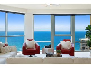 Resort style 3br unit w/ huge entertainers balcony Apartment, Gold Coast - 4