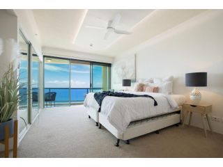 Resort style 3br unit w/ huge entertainers balcony Apartment, Gold Coast - 3