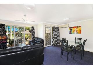 Resort Style - The Oasis Resort Villa 7, 2 Landsborough Pde Apartment, Caloundra - 4