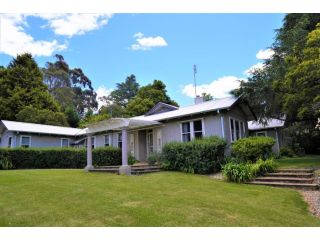 Robin Hill Manor - rambling retreat & tennis court Guest house, Moss Vale - 2