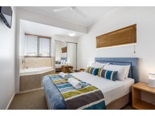 Rolling Surf Resort Hotel, Caloundra - 1