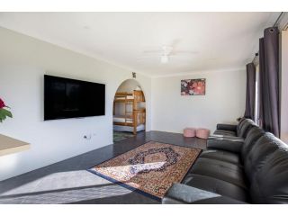 Roulstone Crescent 59 Guest house, Sanctuary Point - 3