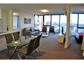 Royal Stays Apartments - Whiteman St Apartment, Melbourne - 3