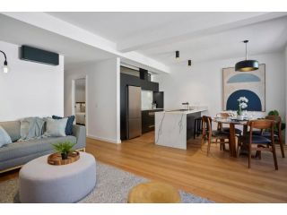 Saddlers House - Vintage Suite - Cafe Lifestyle Apartment, Hobart - 3