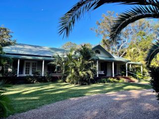 Sambolo Surf Ranch Guest house, Boomerang Beach - 1