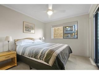 Sandalwood Unit 1 66 Lower Gay Tce Apartment, Caloundra - 1