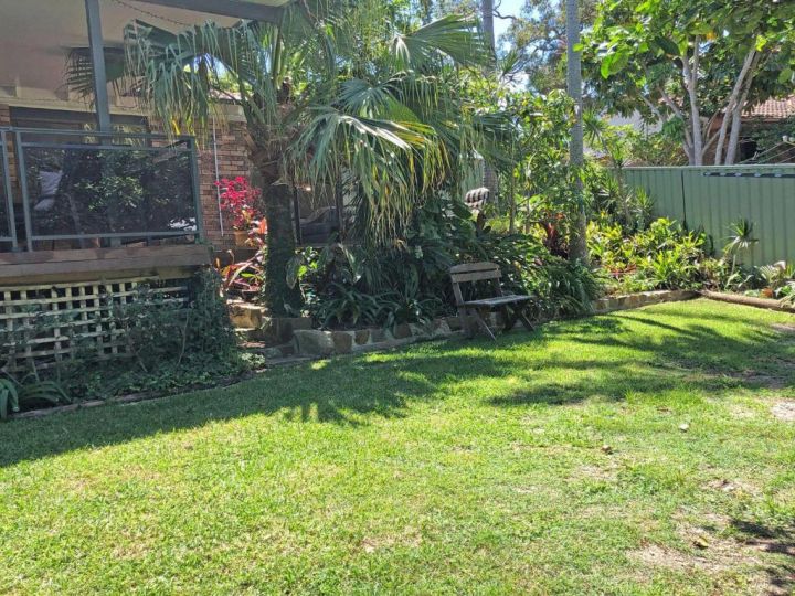 &#x27;Sandy Palms&#x27; 28 Moorooba Cr - Beautiful Home with Wifi, Air-con and Boat Parking Guest house, Nelson Bay - imaginea 19