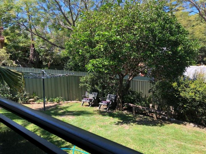 &#x27;Sandy Palms&#x27; 28 Moorooba Cr - Beautiful Home with Wifi, Air-con and Boat Parking Guest house, Nelson Bay - imaginea 1